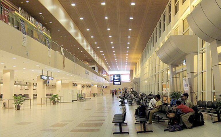 Zones fumeurs aéroport Kota Kinabalu : emplacements et règles essentielles pour les voyageurs